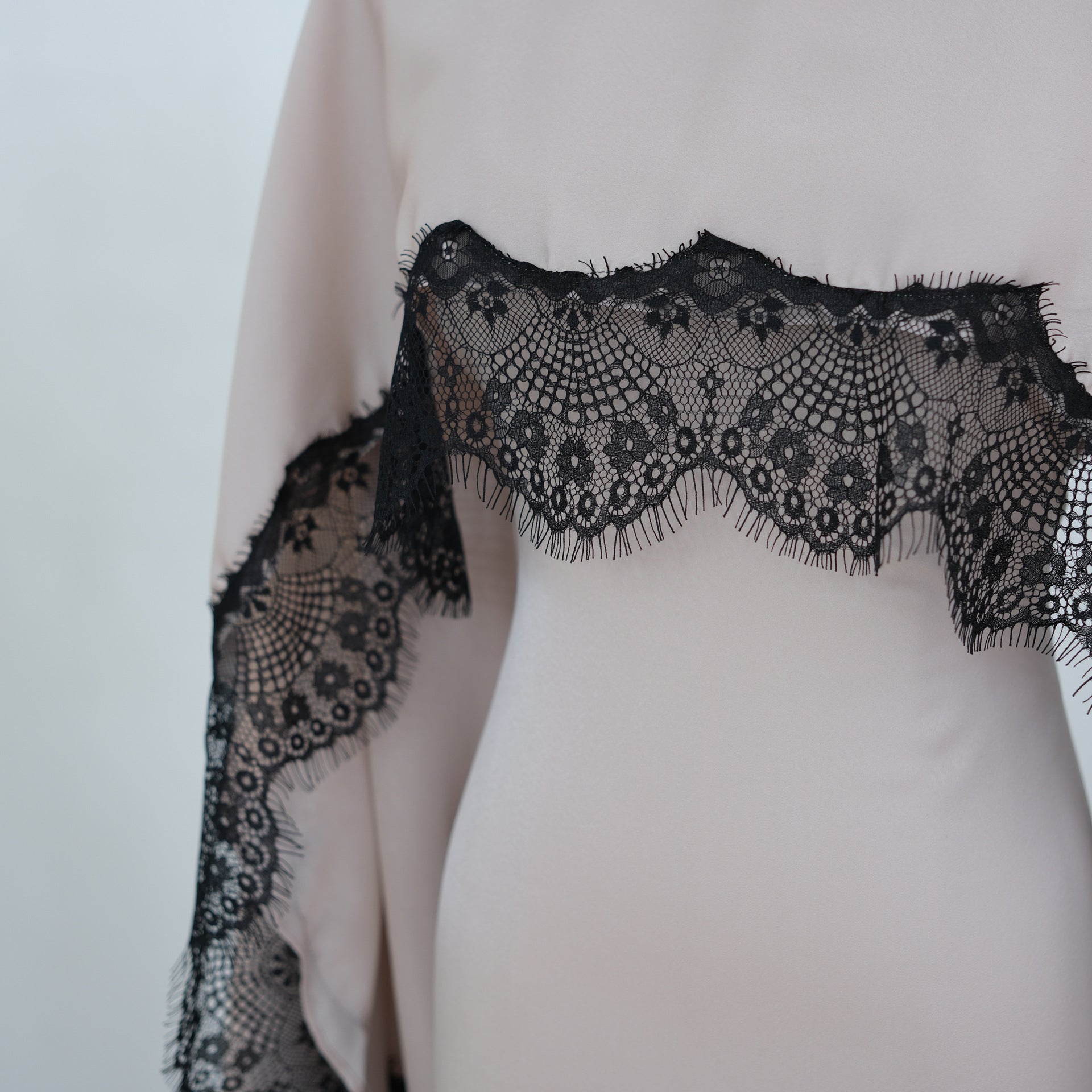 Lace Trim Abaya Dress - Sleeve and lace detail