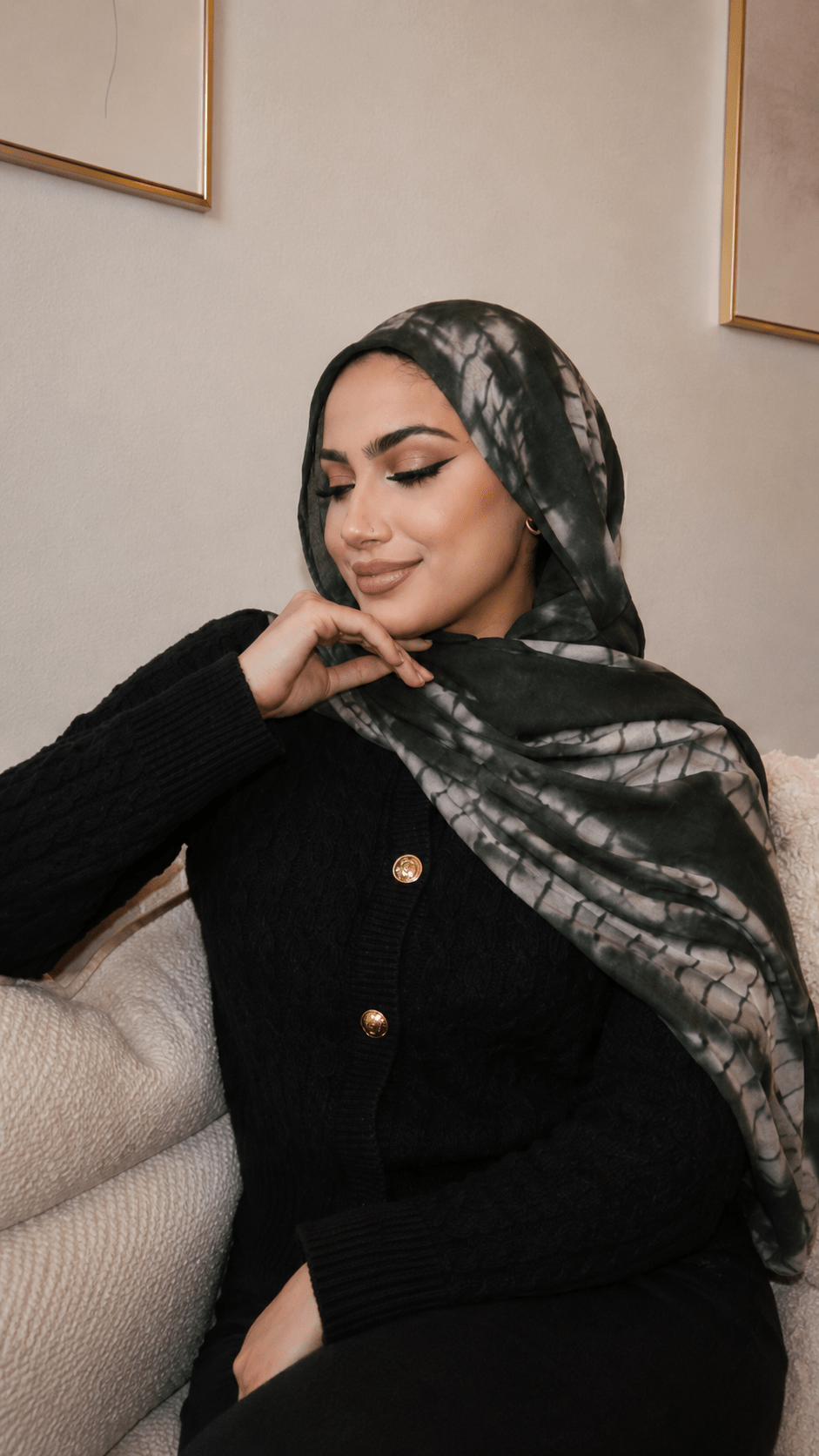 Dark Green White Crackle Tie Dye hijab shawl - view 4